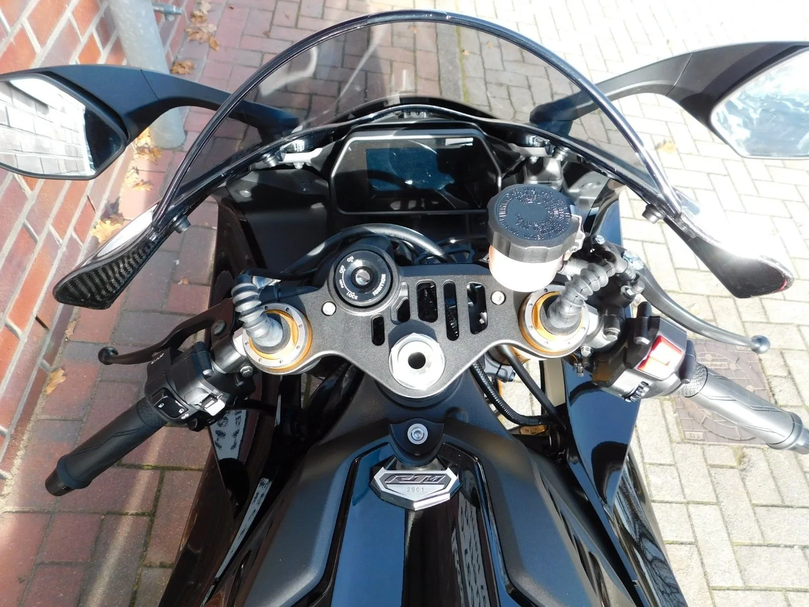 Yamaha R1M