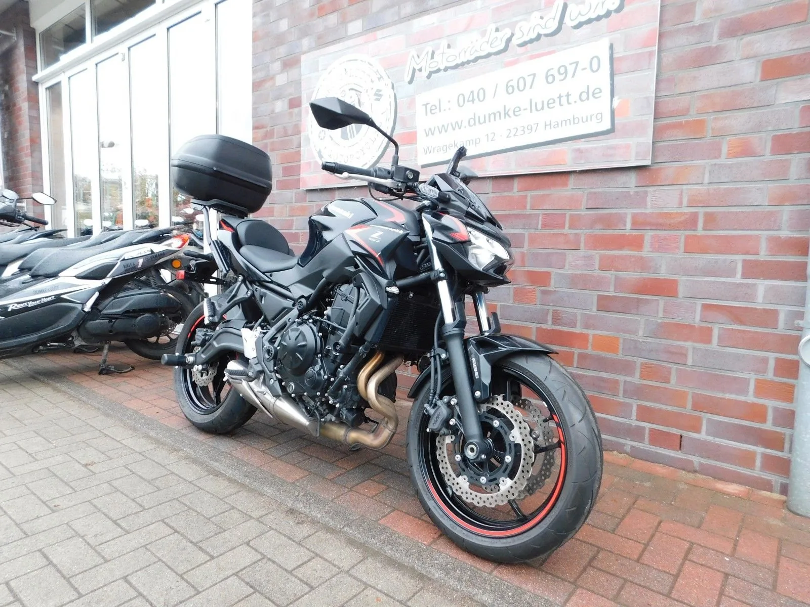 Kawasaki Z650 ABS 1 Hand