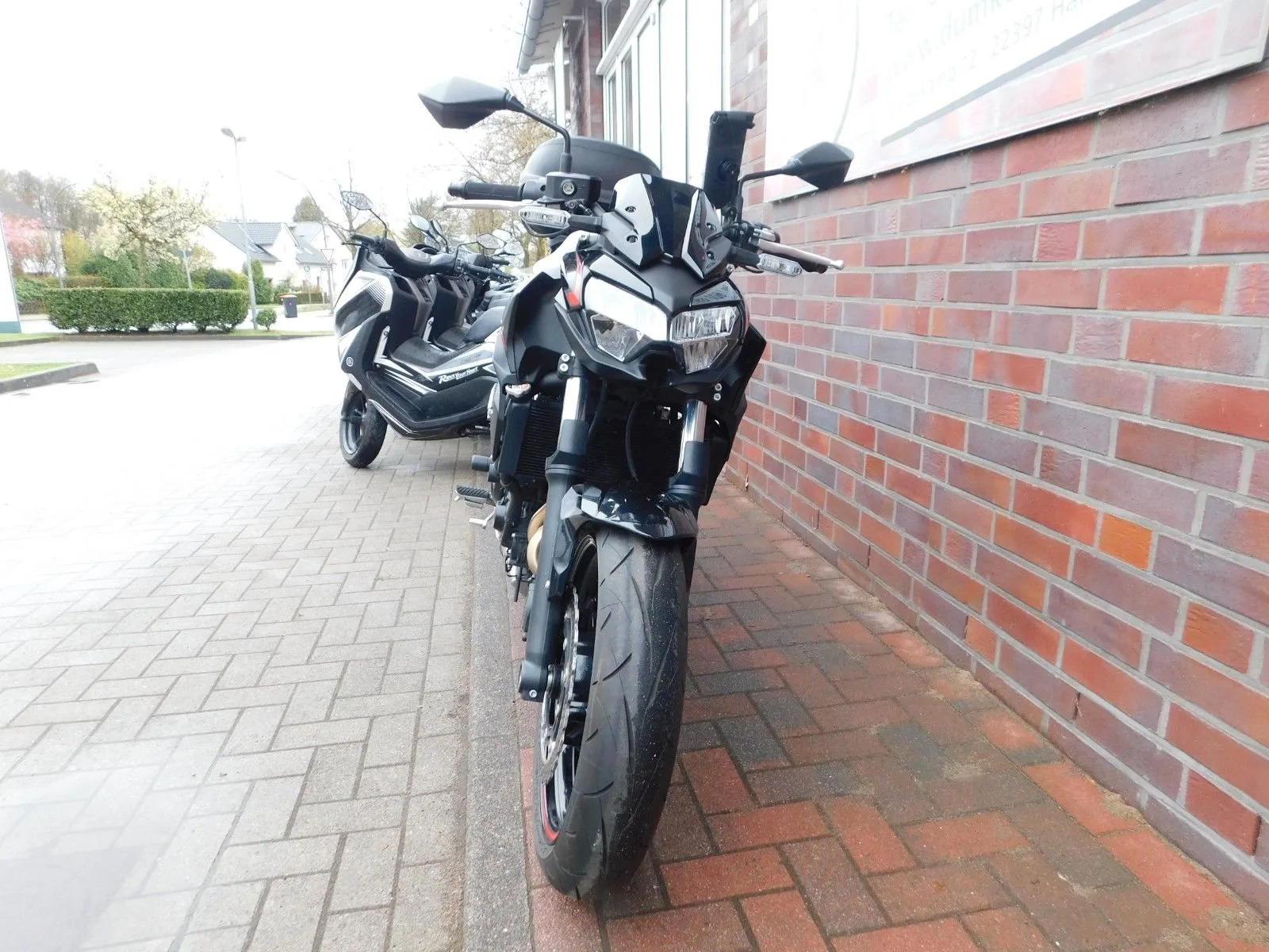 Kawasaki Z650 ABS 1 Hand