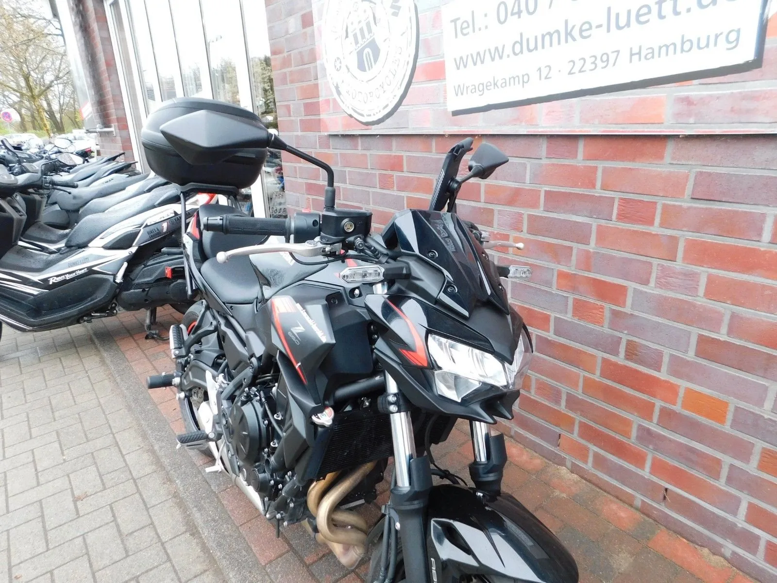 Kawasaki Z650 ABS 1 Hand