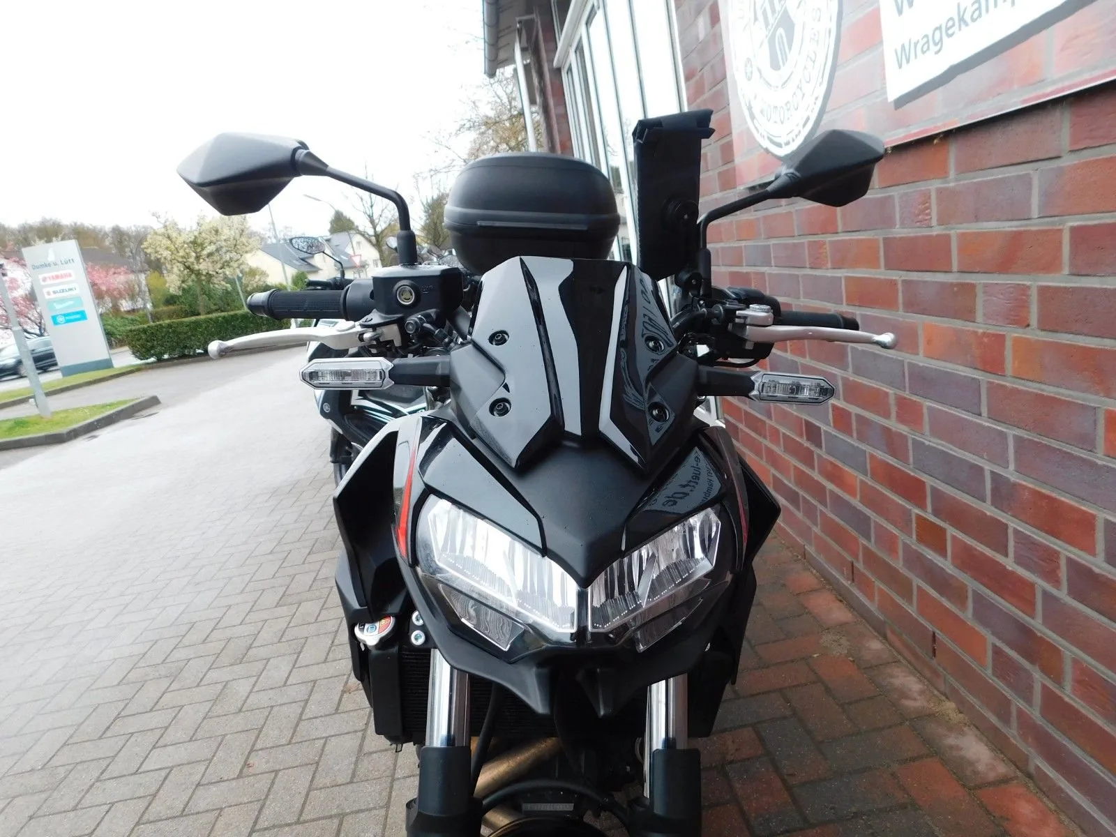 Kawasaki Z650 ABS 1 Hand