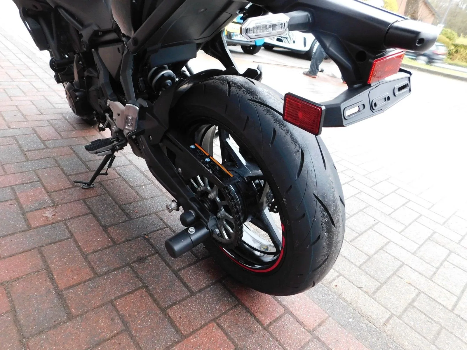 Kawasaki Z650 ABS 1 Hand