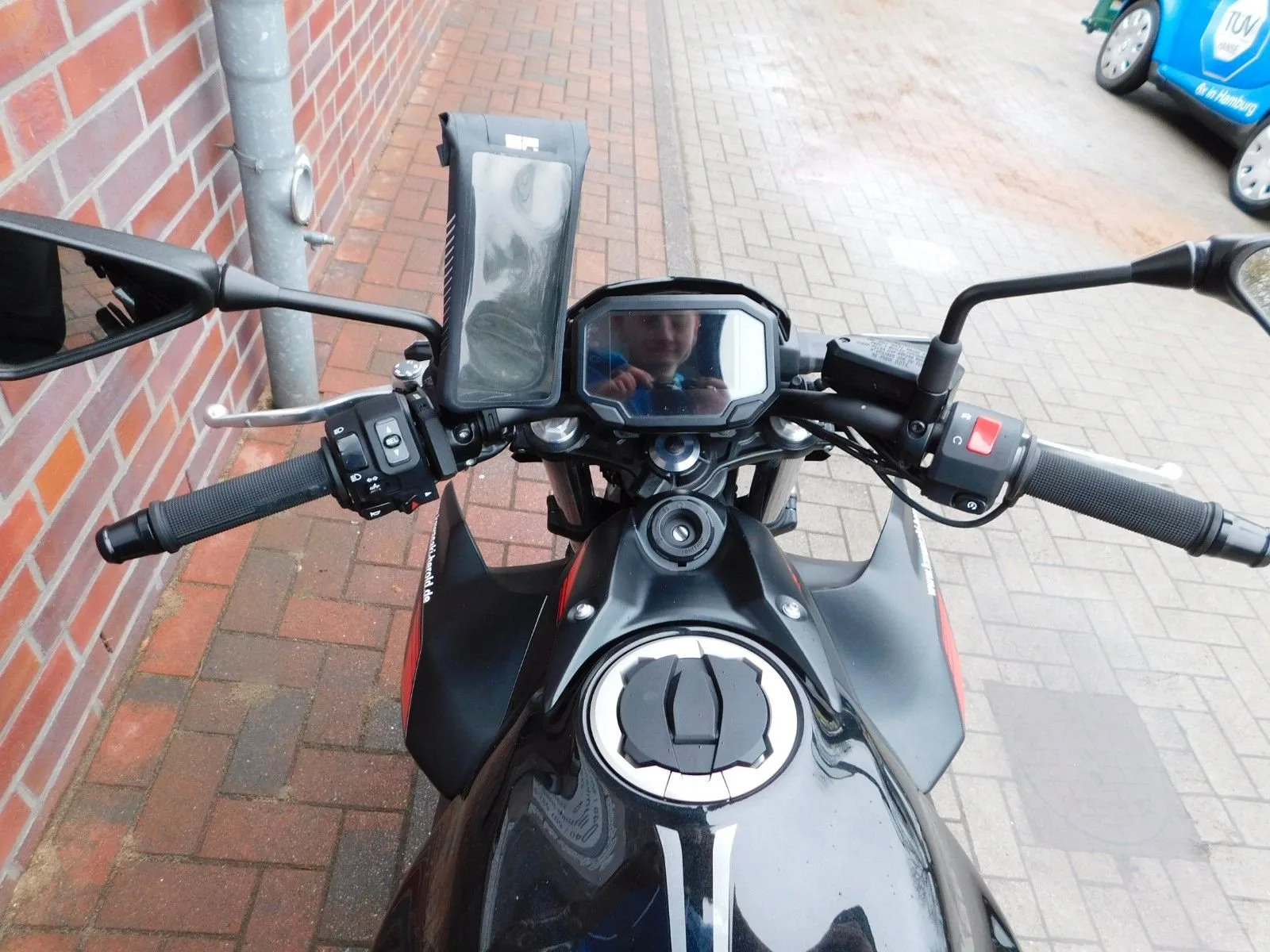 Kawasaki Z650 ABS 1 Hand