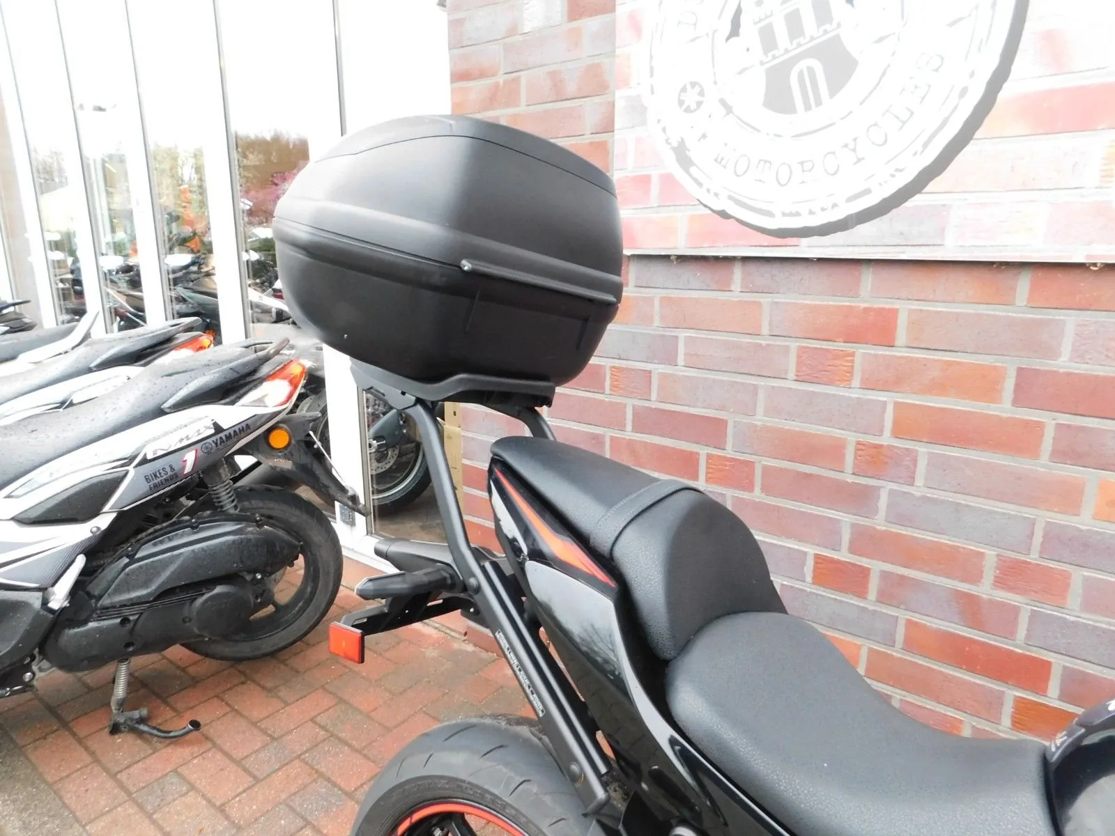 Kawasaki Z650 ABS 1 Hand