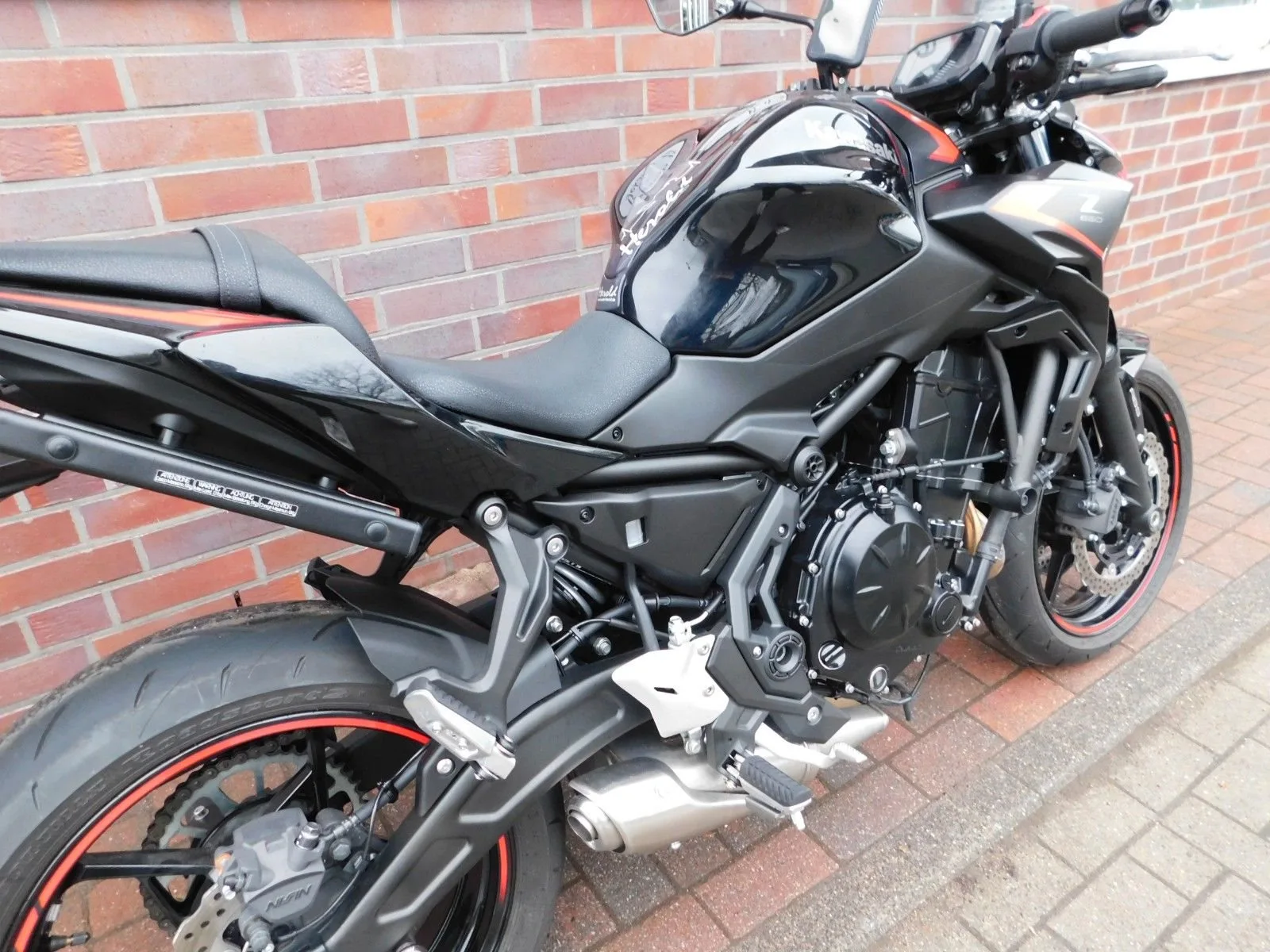 Kawasaki Z650 ABS 1 Hand