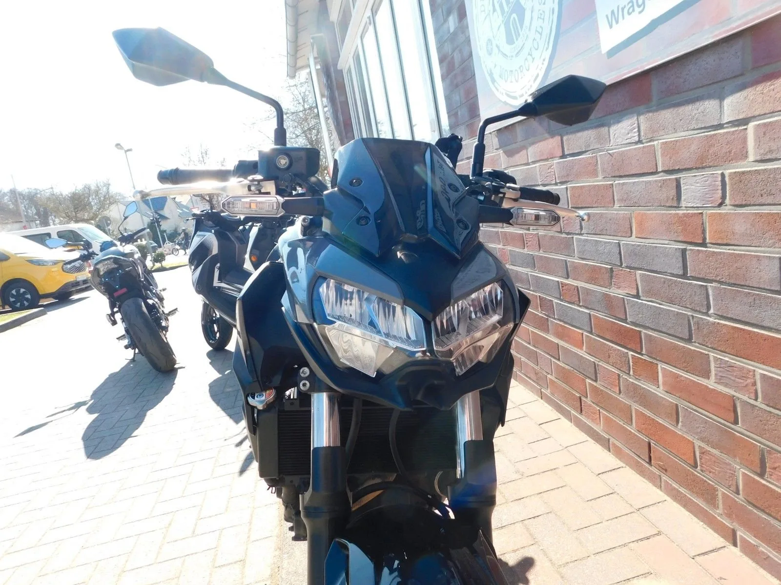 Kawasaki Z650 ABS 1 Hand