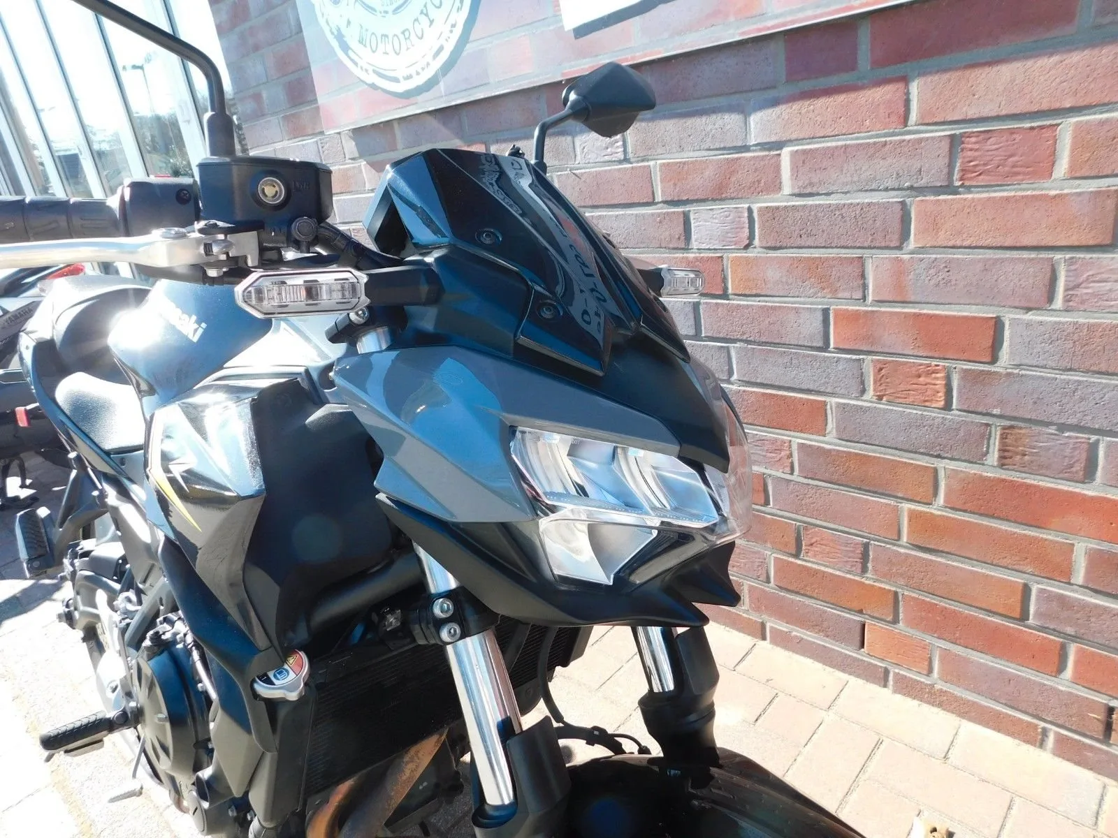 Kawasaki Z650 ABS 1 Hand