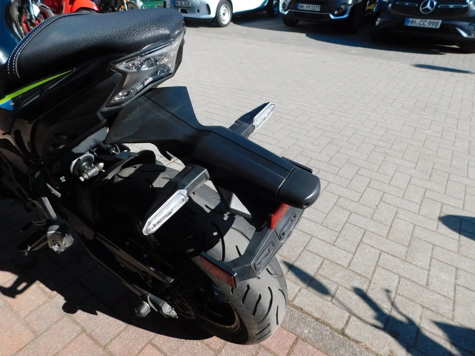 Kawasaki Z650 ABS 1 Hand