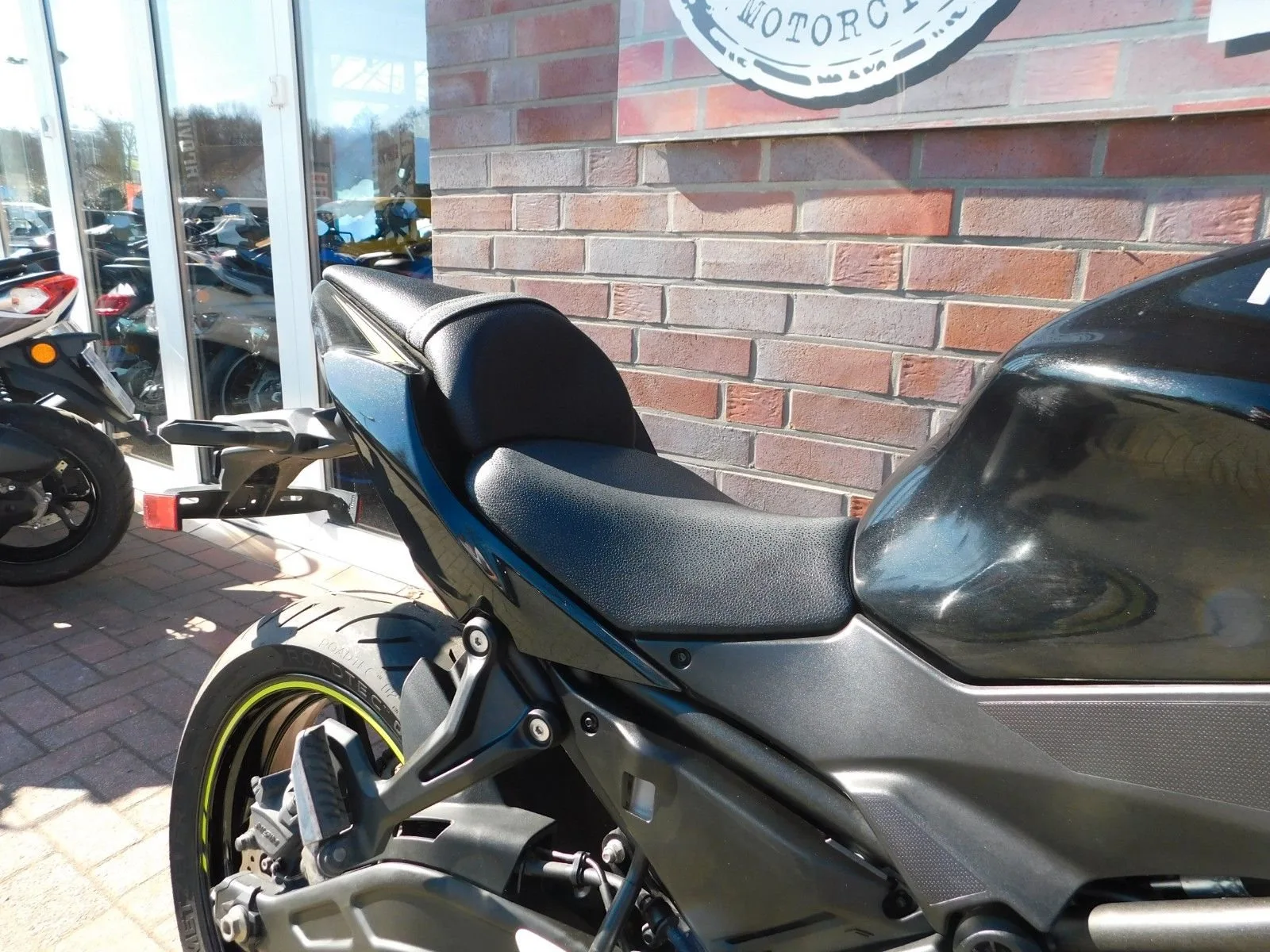 Kawasaki Z650 ABS 1 Hand