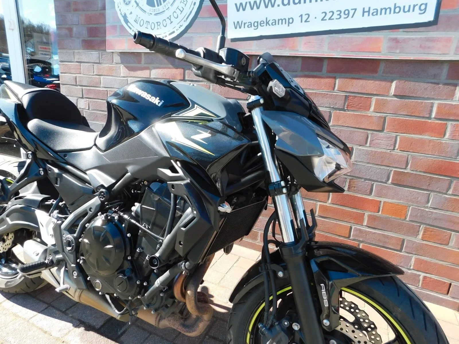 Kawasaki Z650 ABS 1 Hand