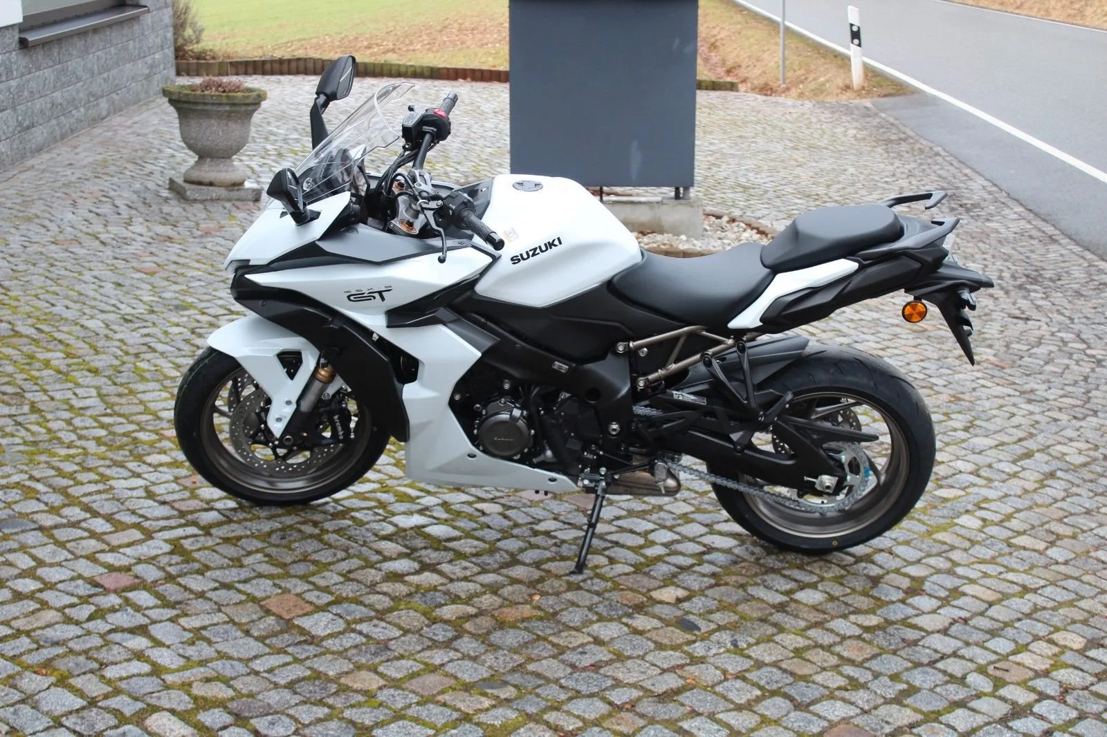 Suzuki GSX-S1000GT