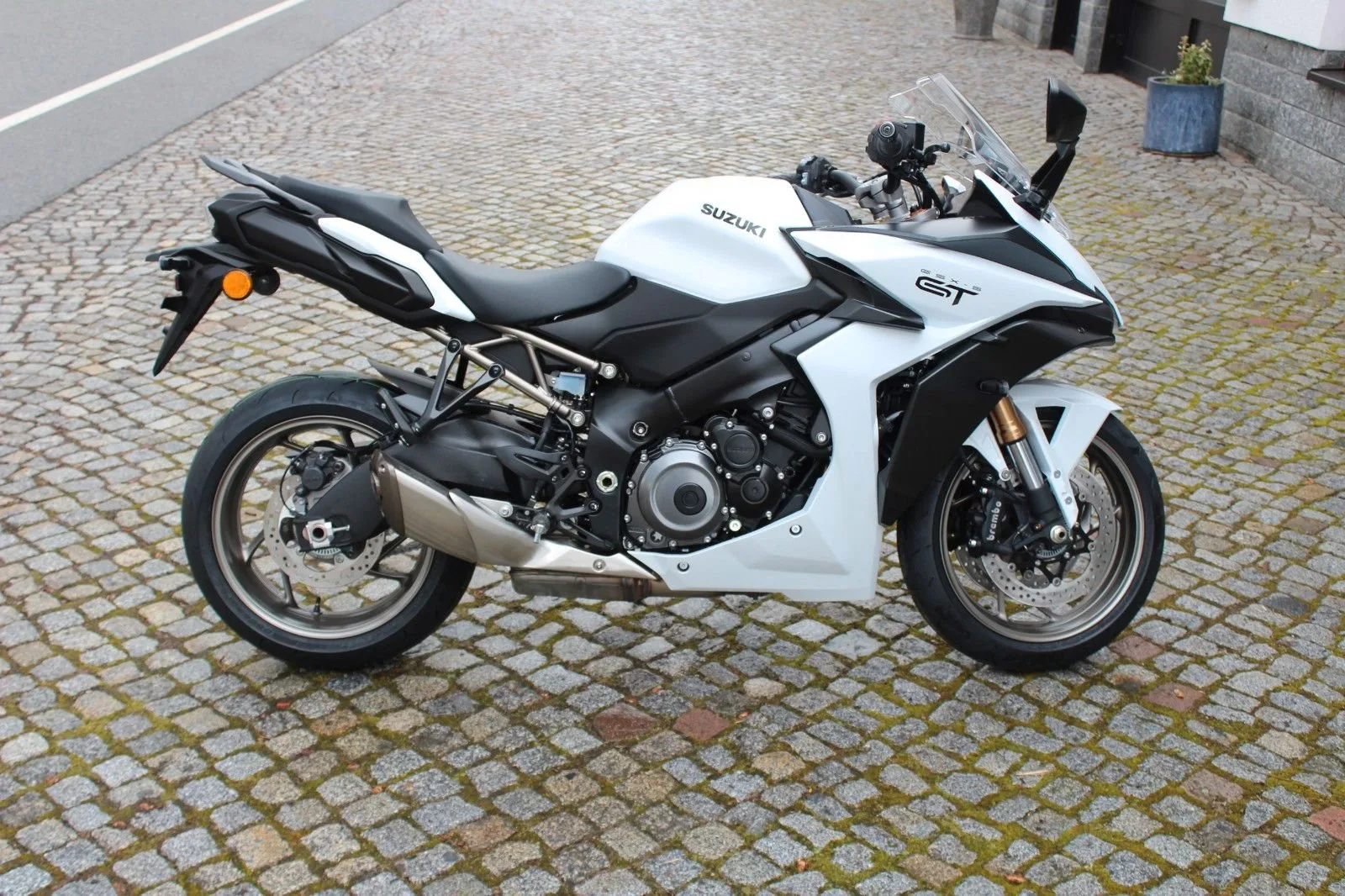 Suzuki GSX-S1000GT