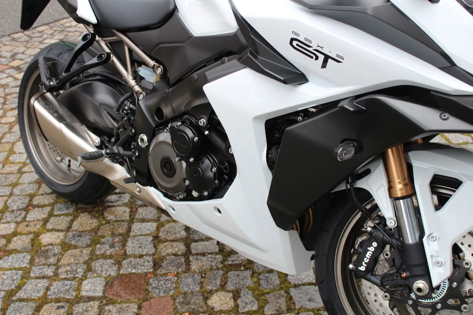 Suzuki GSX-S1000GT