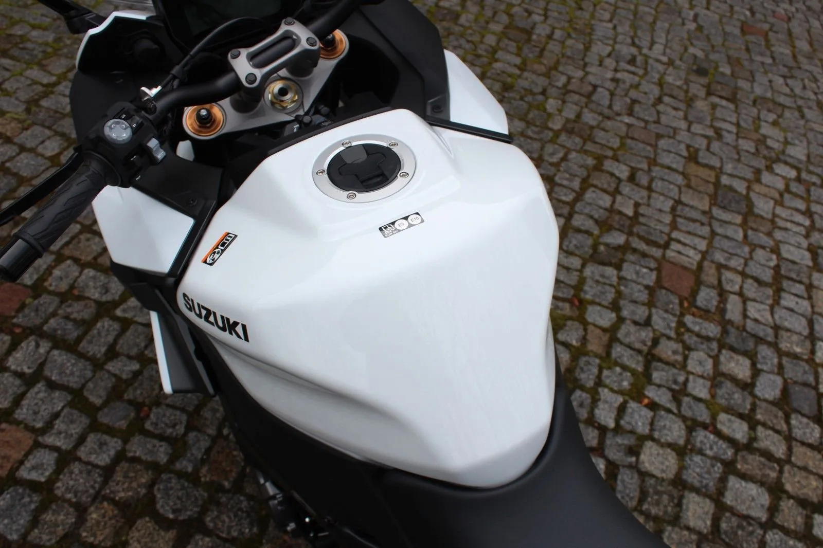 Suzuki GSX-S1000GT