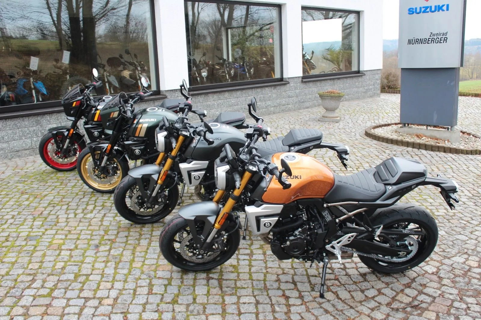 Suzuki GSX-8T