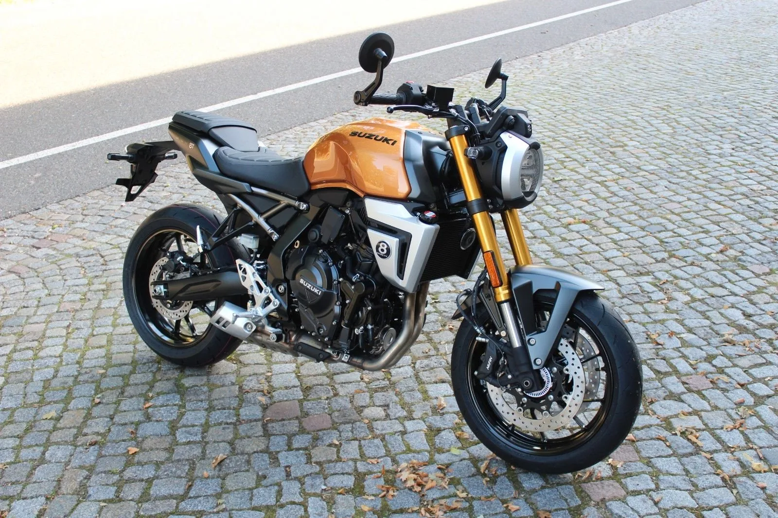 Suzuki GSX-8T