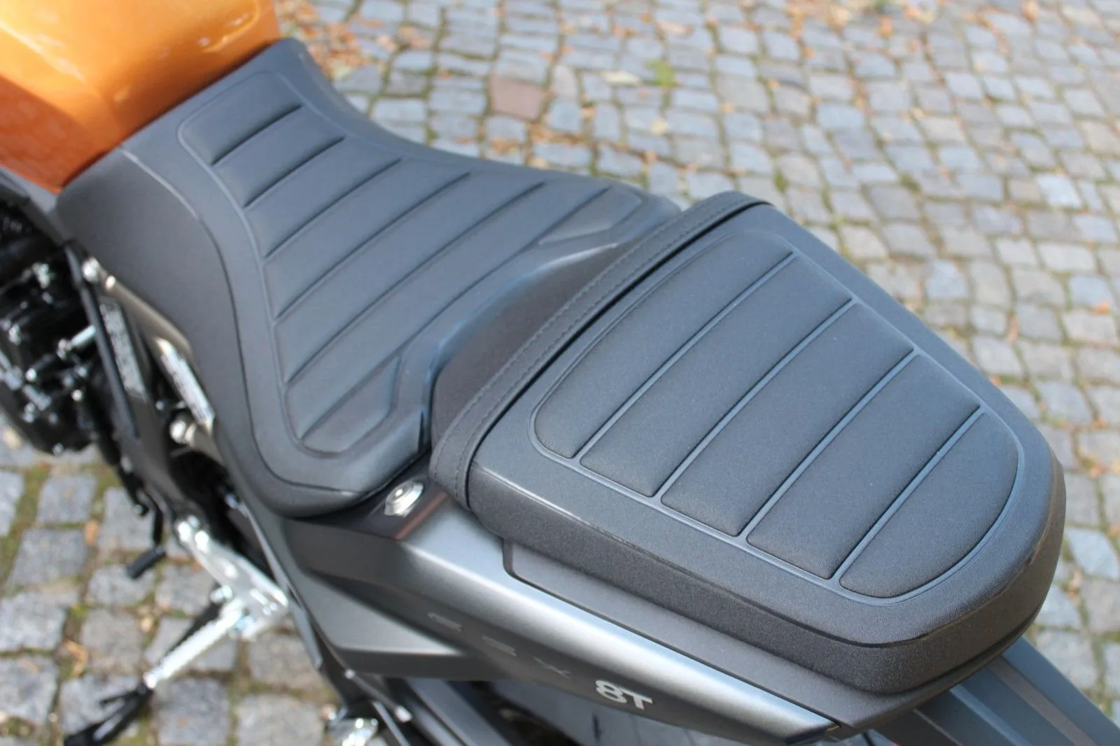 Suzuki GSX-8T