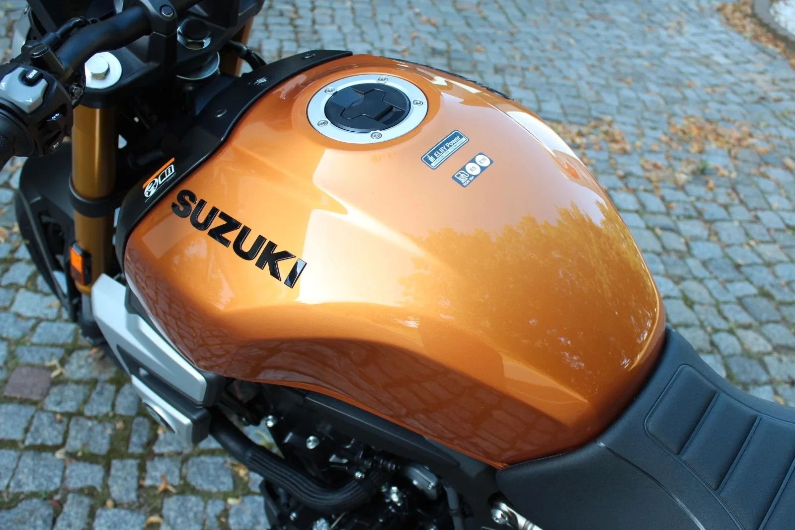 Suzuki GSX-8T