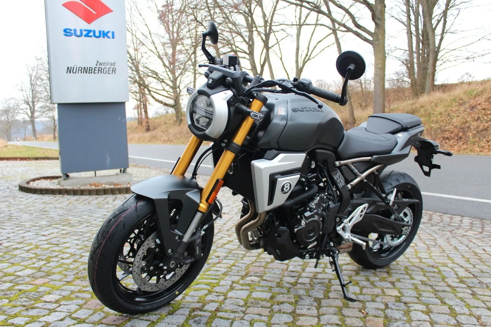 Suzuki GSX-8T