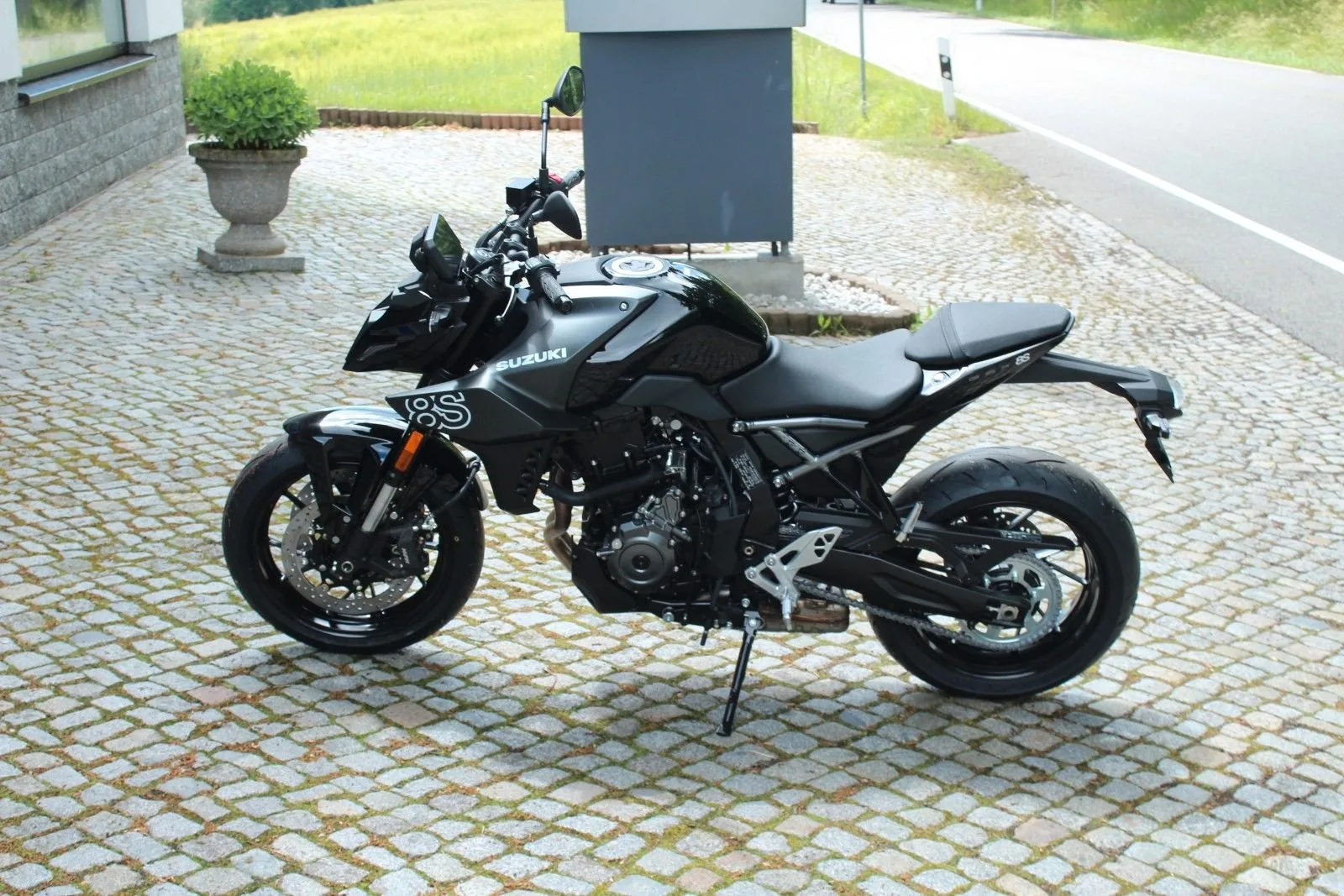 Suzuki GSX-8S