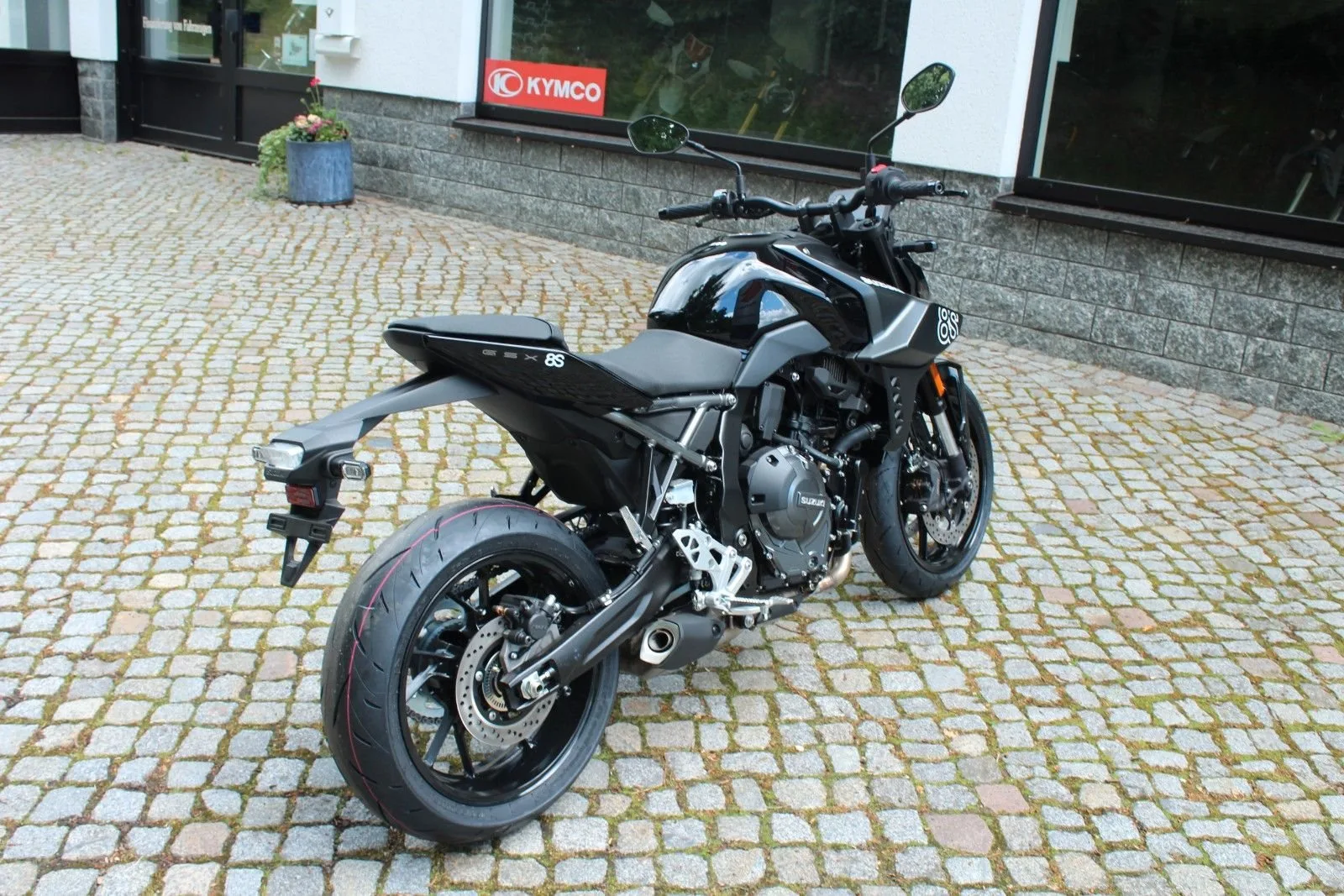 Suzuki GSX-8S