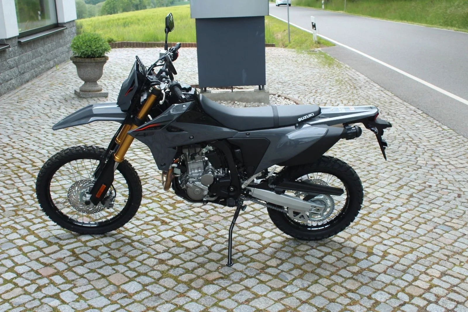 Suzuki DR-Z4S