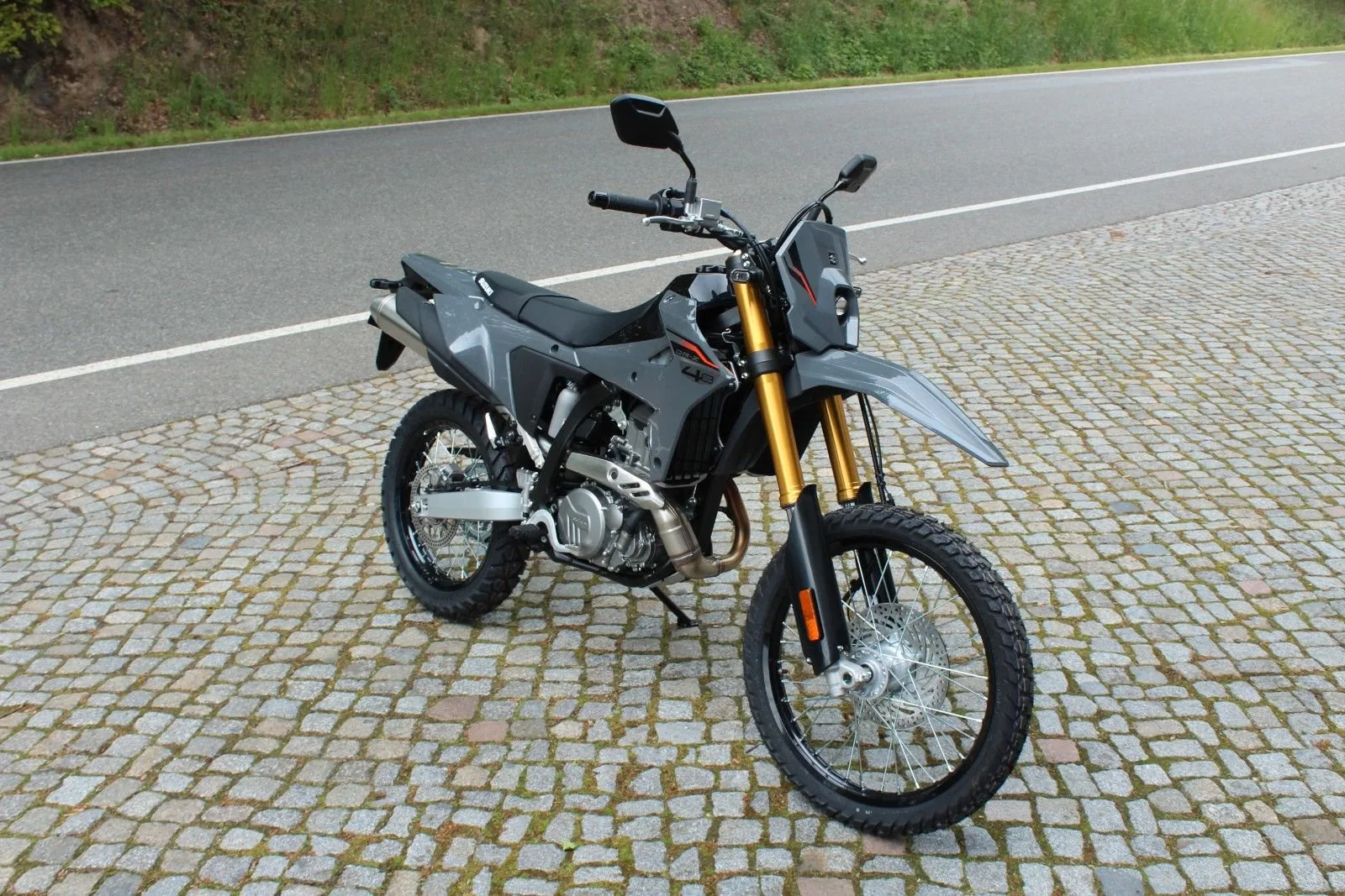 Suzuki DR-Z4S