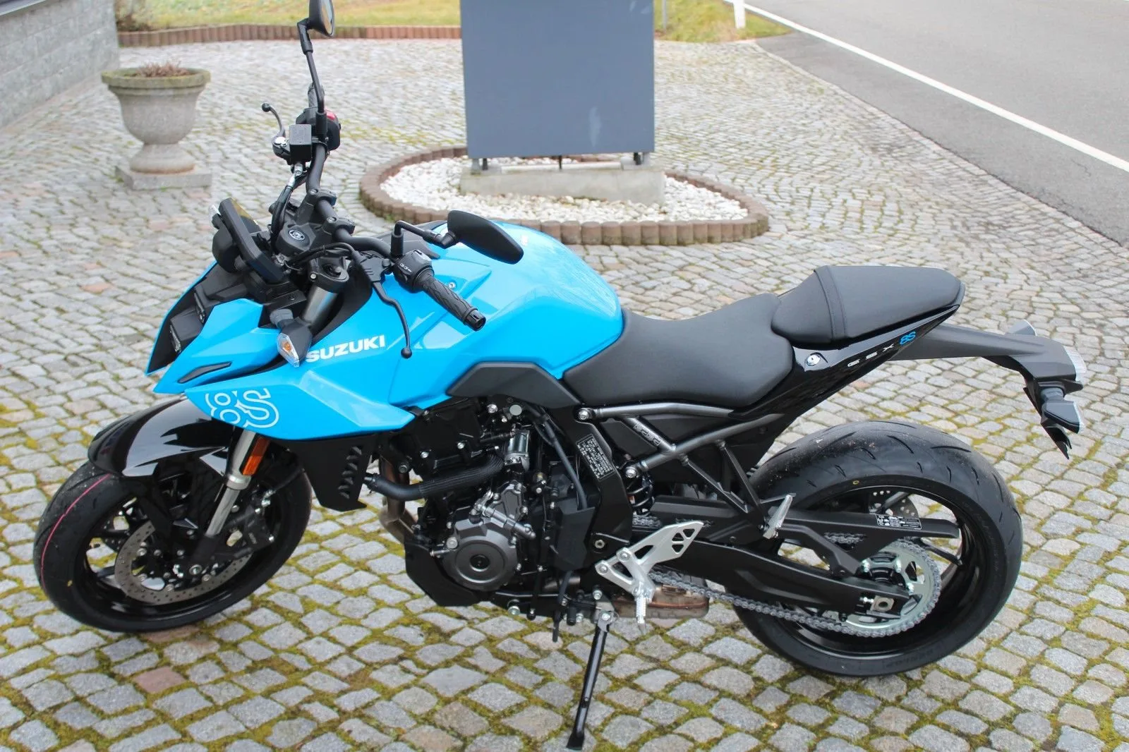 Suzuki GSX-8S