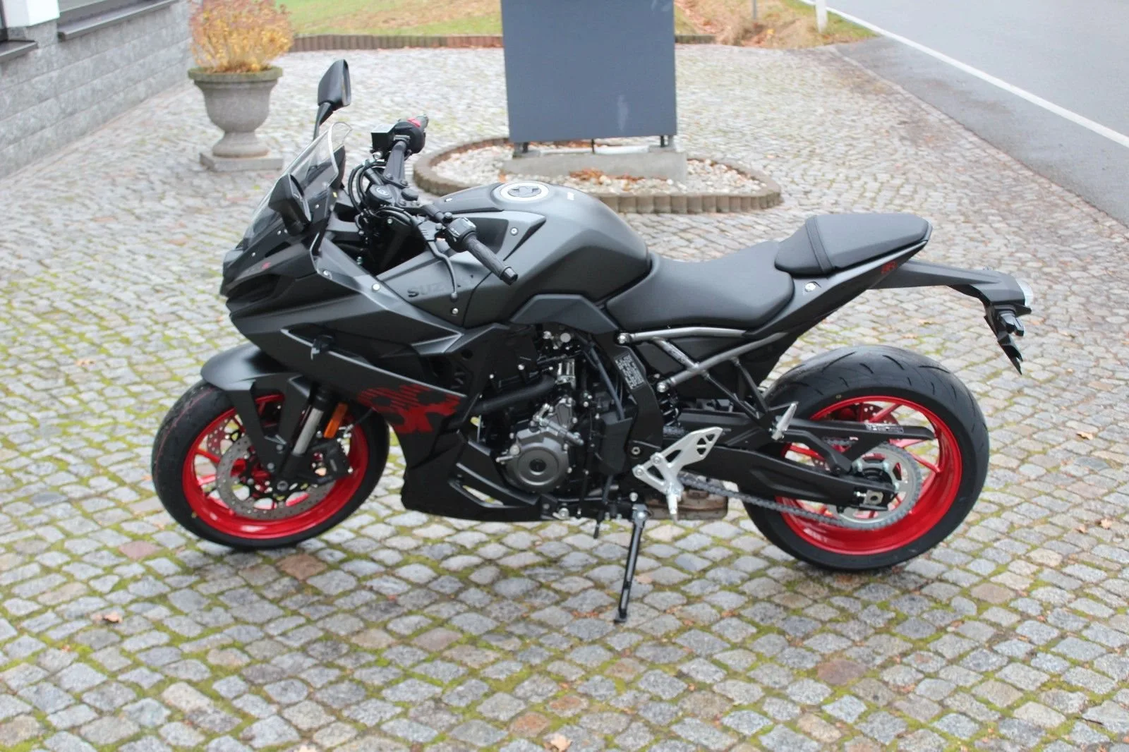 Suzuki GSX-8R