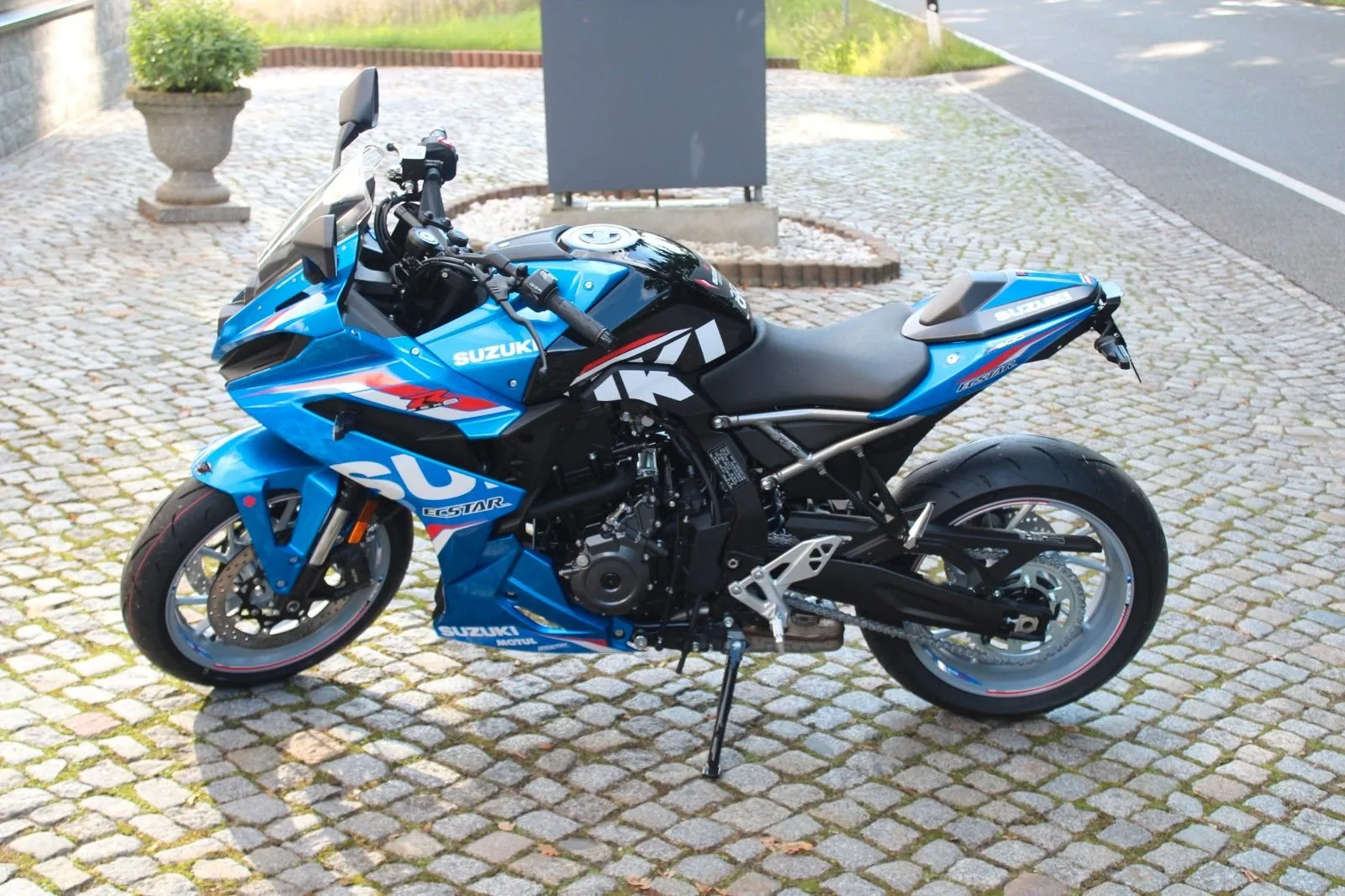Suzuki GSX-8R