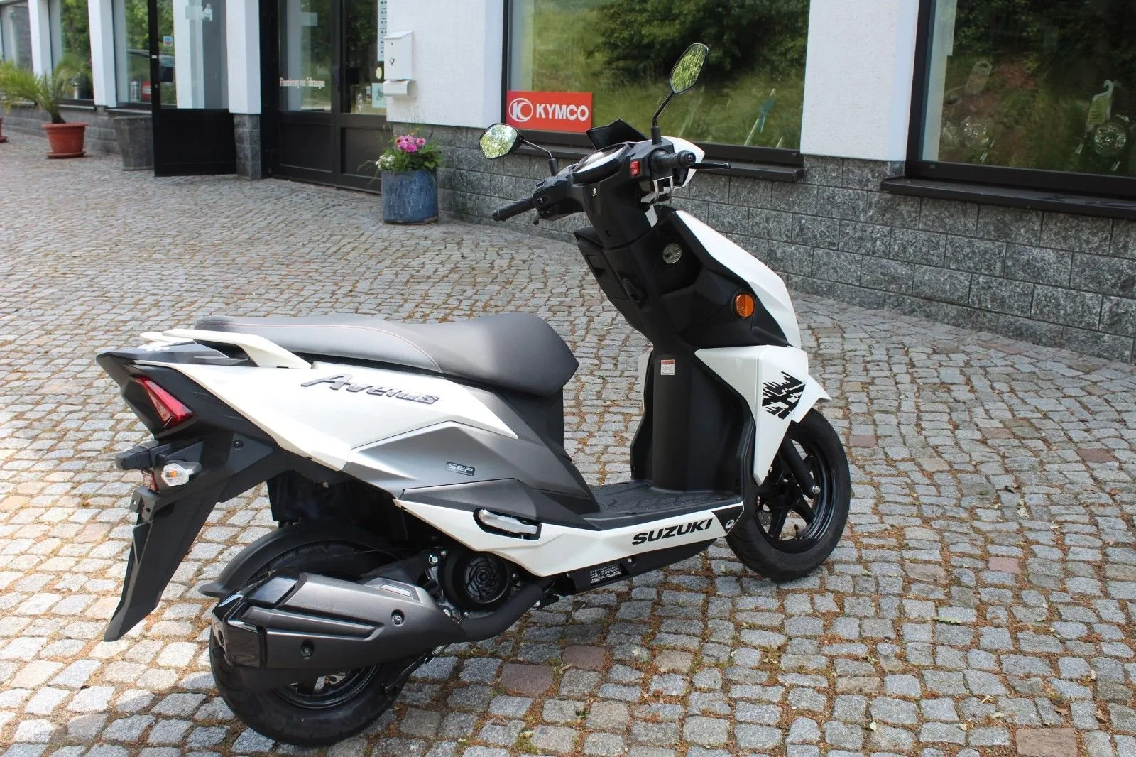 Suzuki Avenis 125
