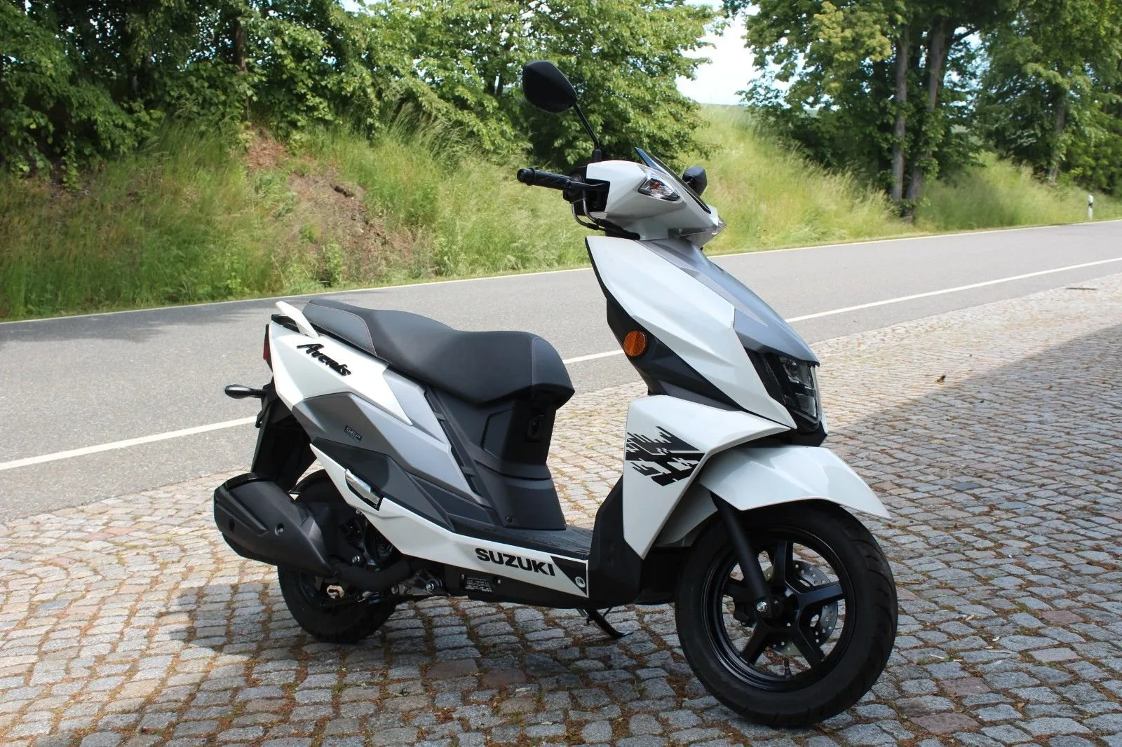 Suzuki Avenis 125