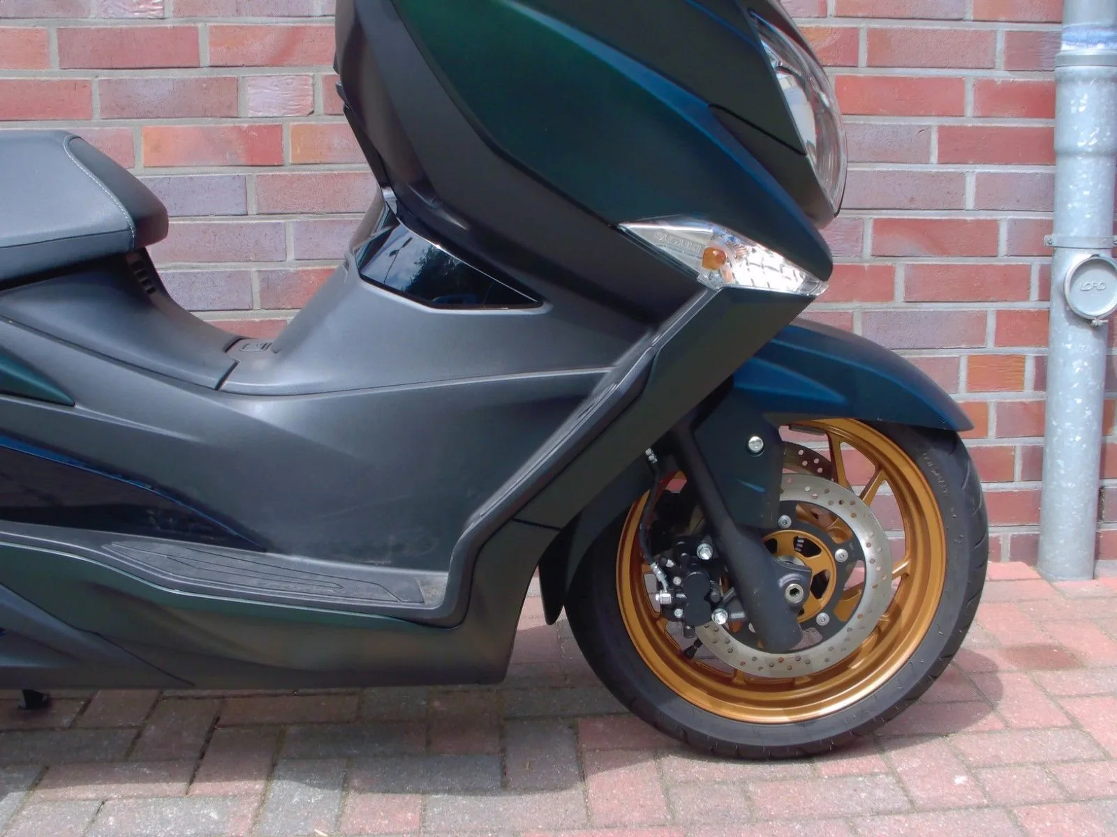 Suzuki Burgman 400