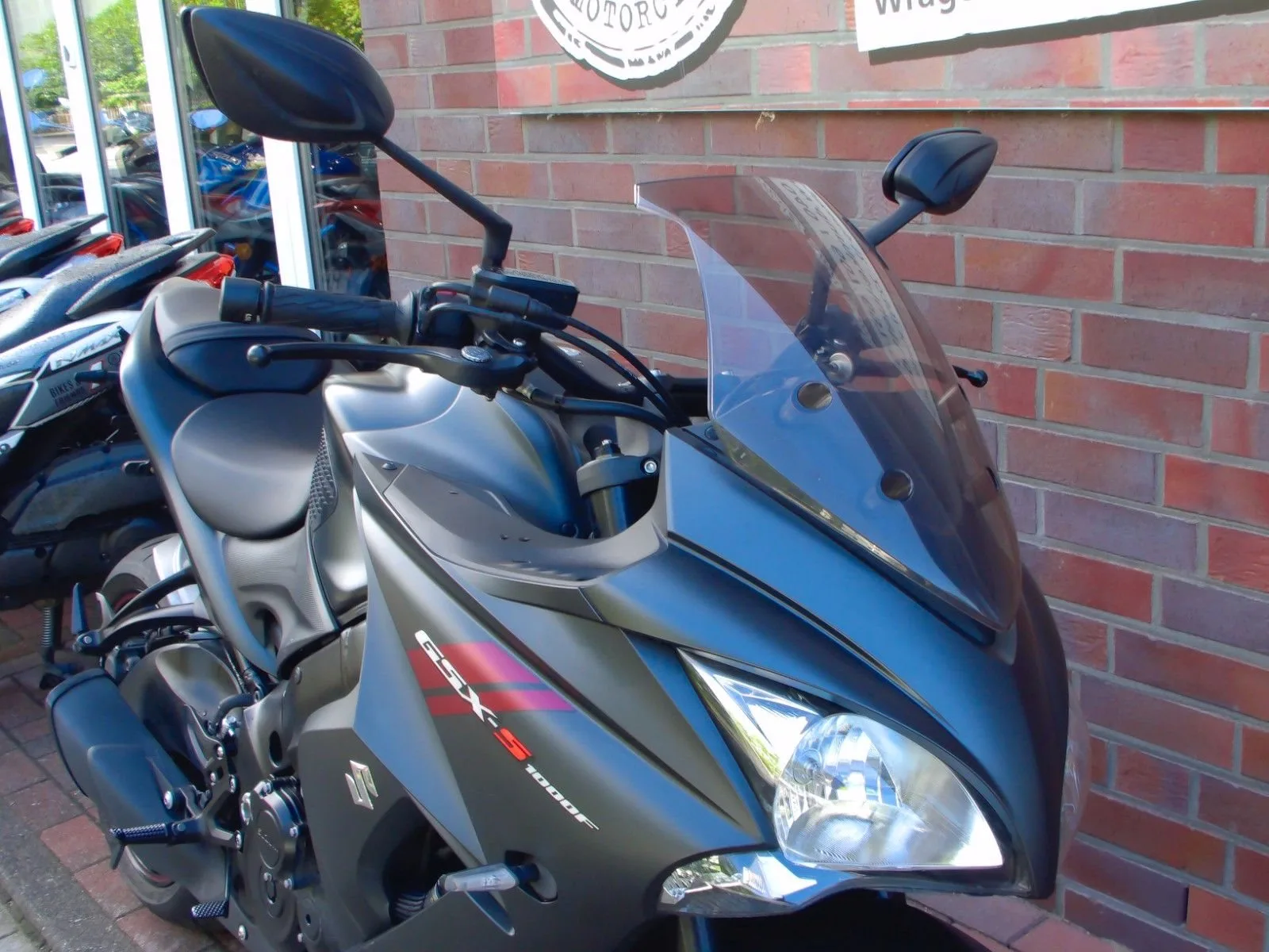 Suzuki GSX-S1000F GSX-S 1000 F ABS 1. Hand
