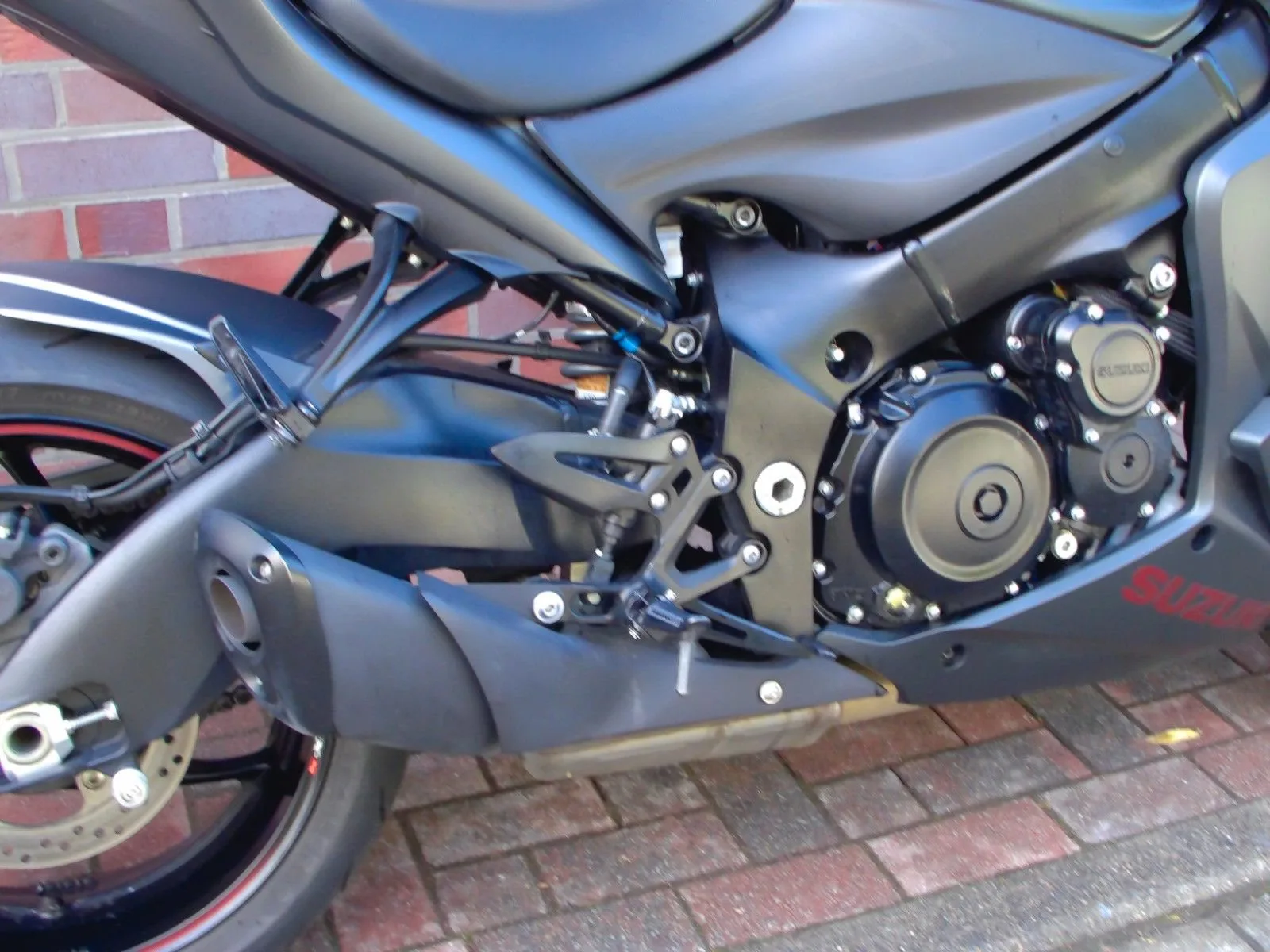 Suzuki GSX-S1000F GSX-S 1000 F ABS 1. Hand