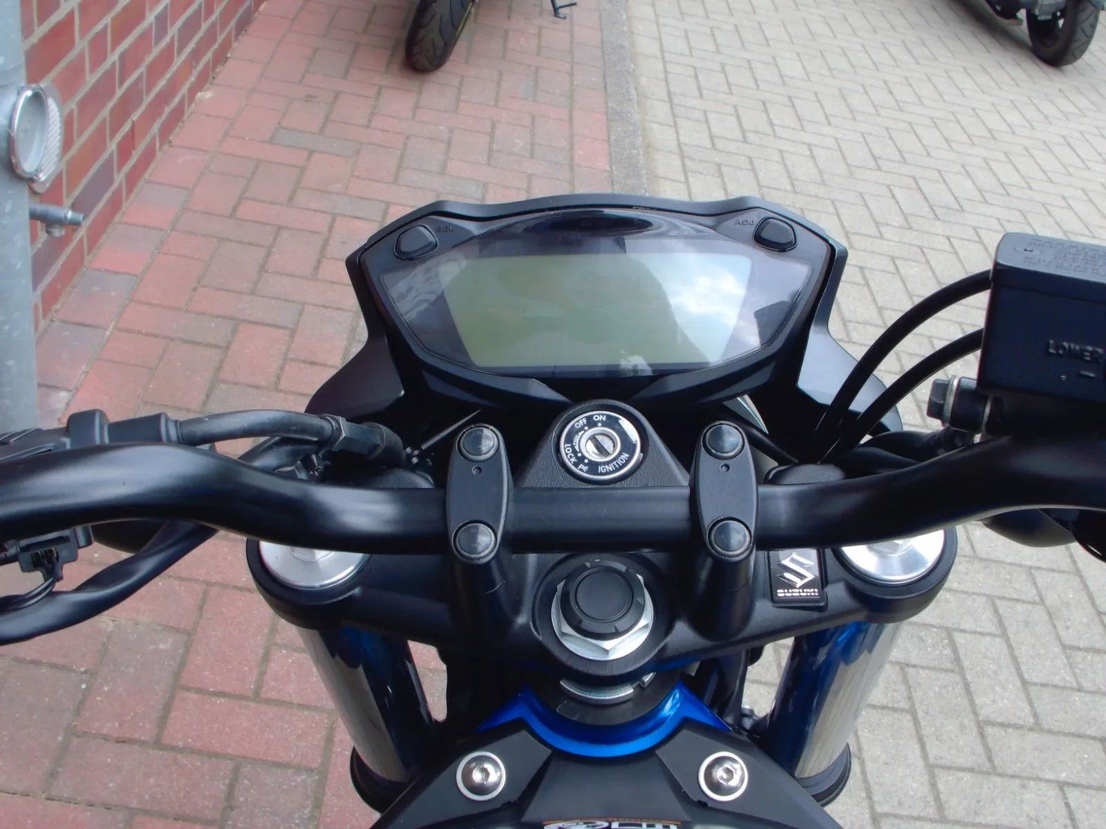 Suzuki SV650 ABS 1. Hand