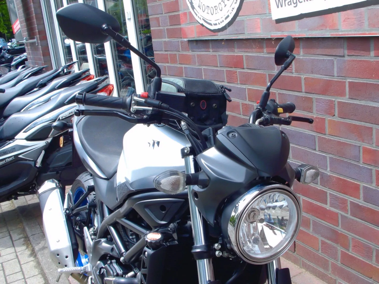 Suzuki SV650 ABS 1. Hand