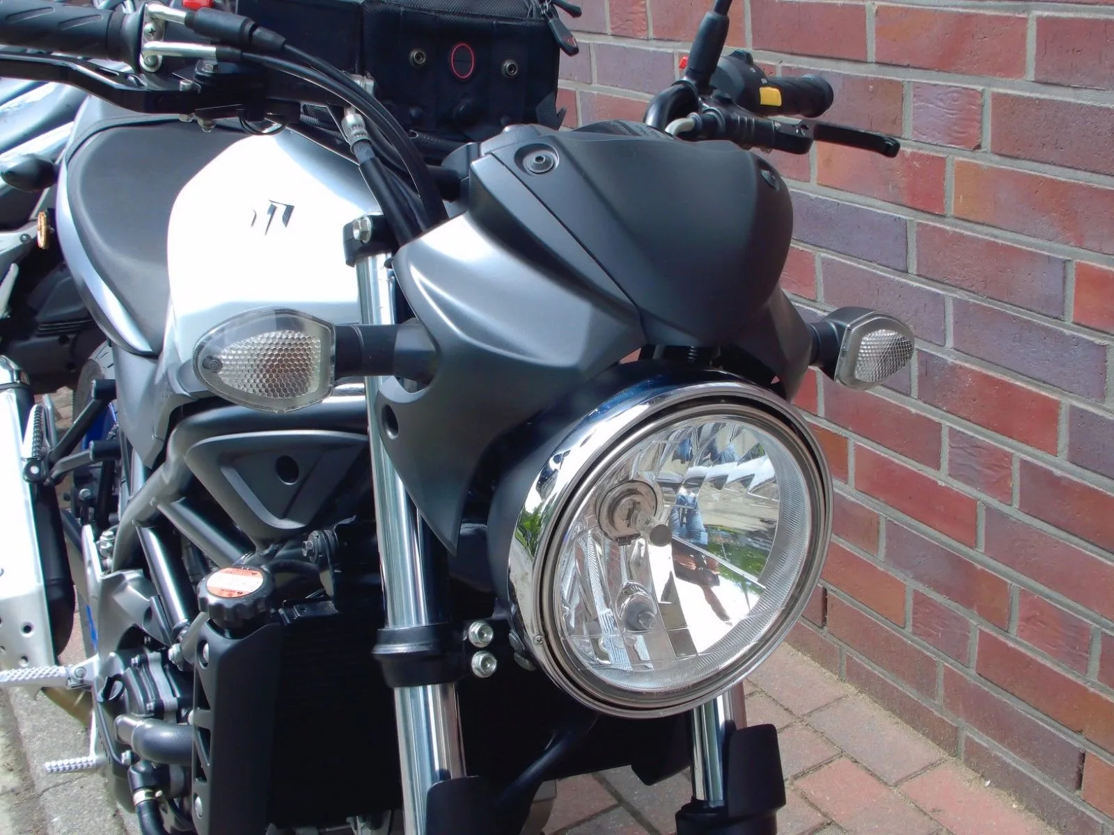Suzuki SV650 ABS 1. Hand