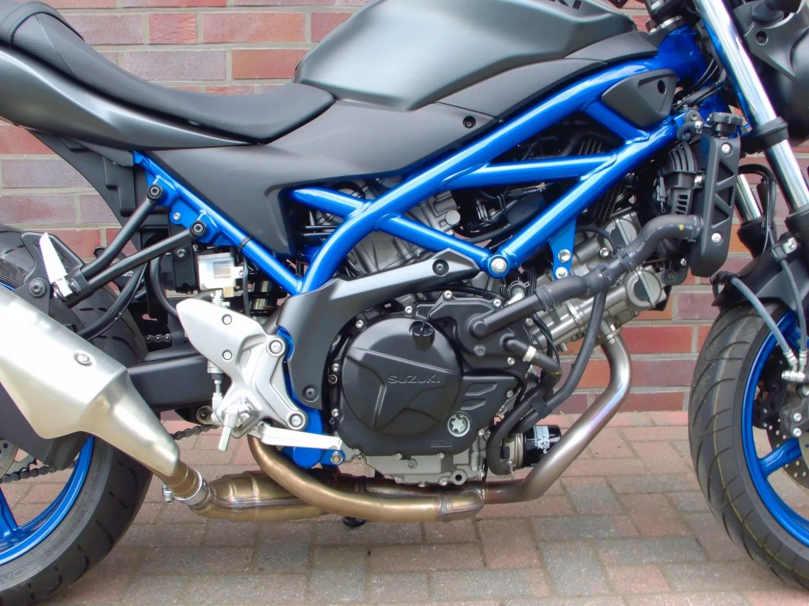 Suzuki SV650 ABS 1. Hand