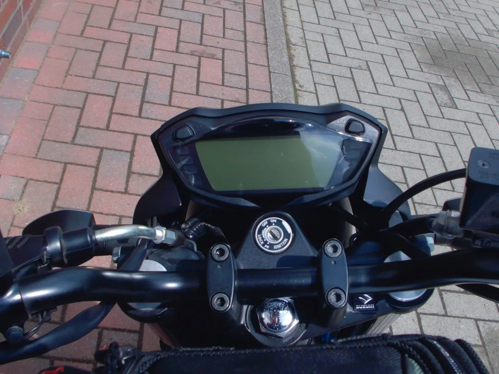 Suzuki SV650 ABS 1. Hand