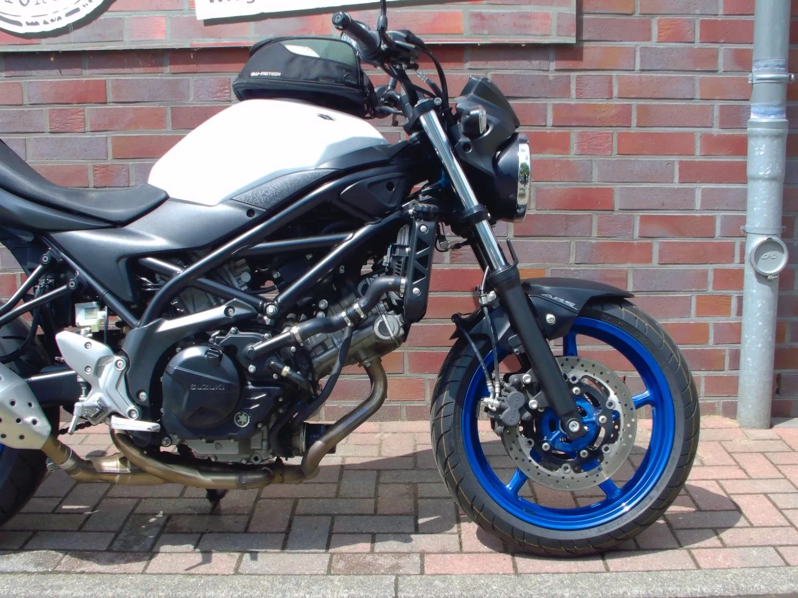 Suzuki SV650 ABS 1. Hand