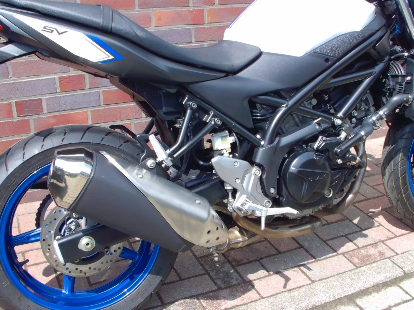 Suzuki SV650 ABS 1. Hand