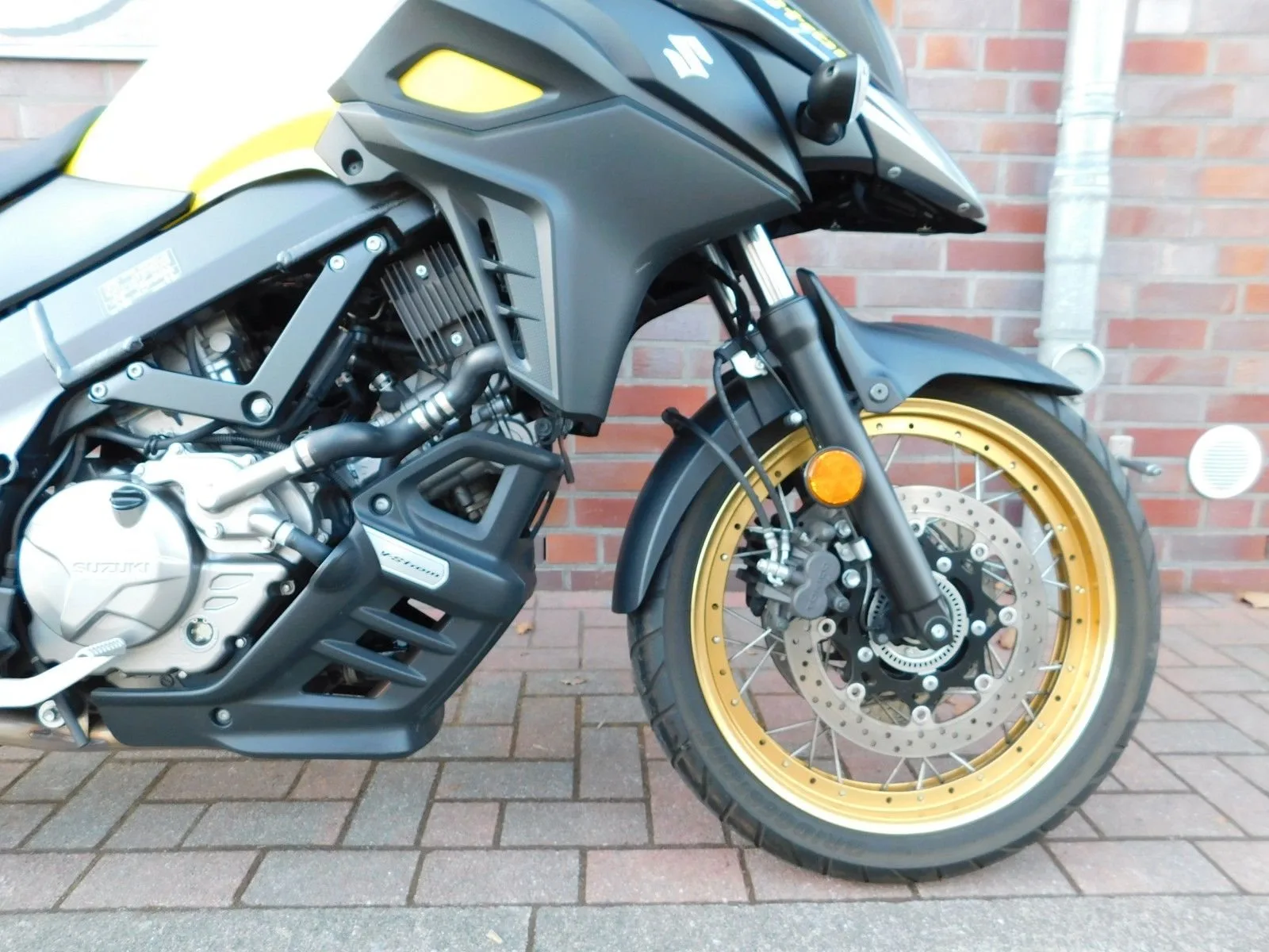 Suzuki V-Strom 650 XT