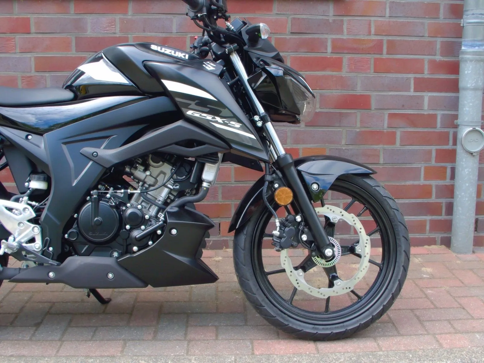 Suzuki GSX-S125