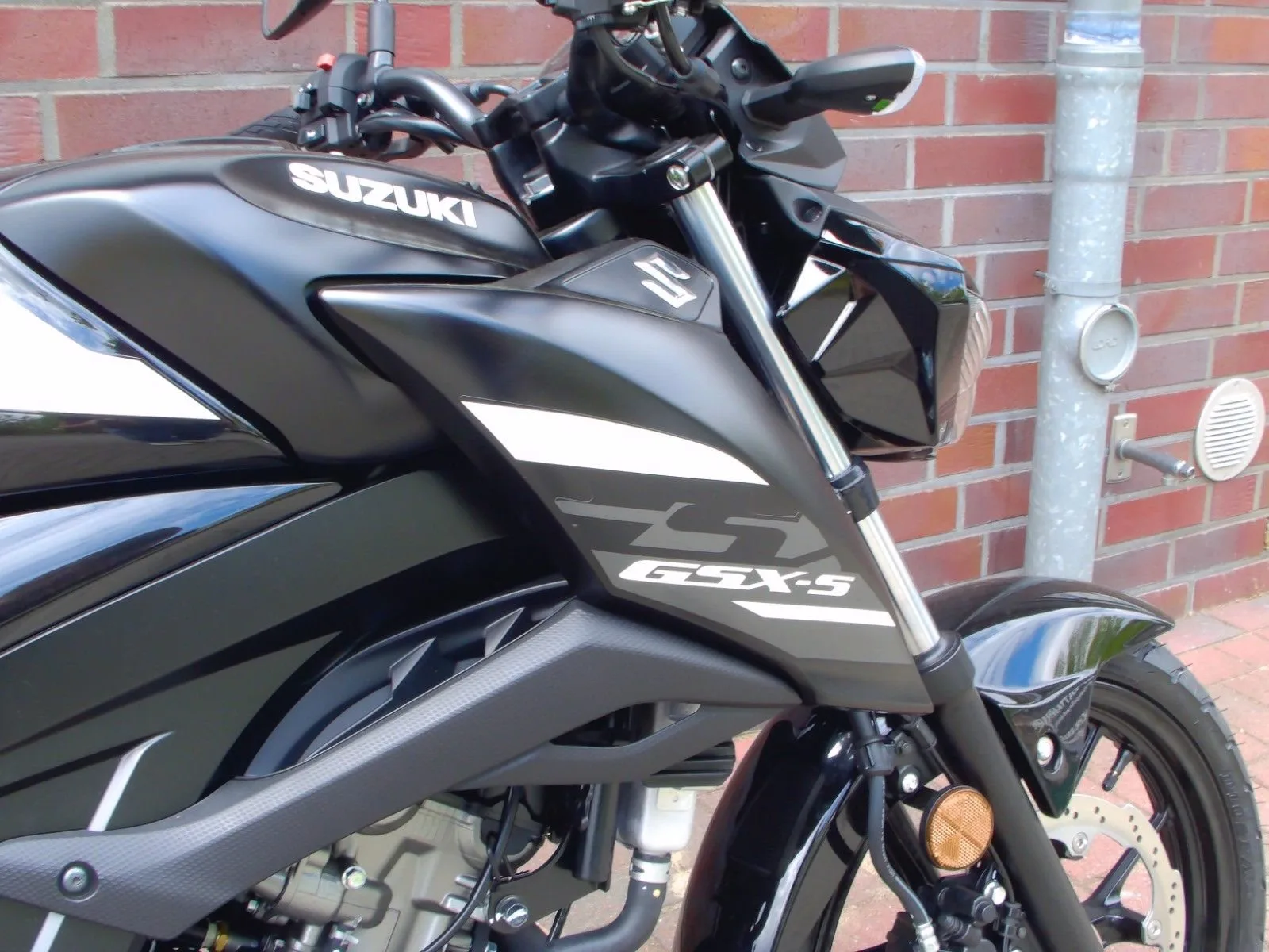 Suzuki GSX-S125