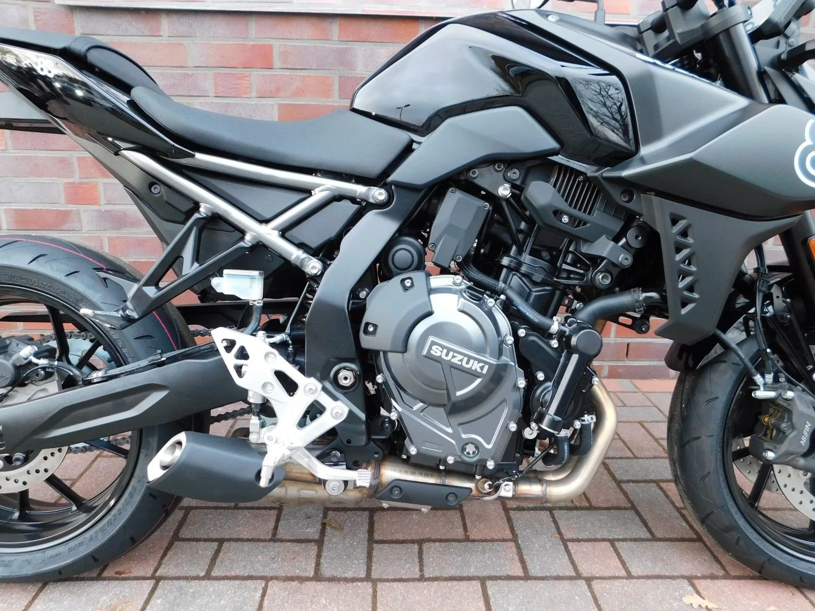 Suzuki GSX-8S