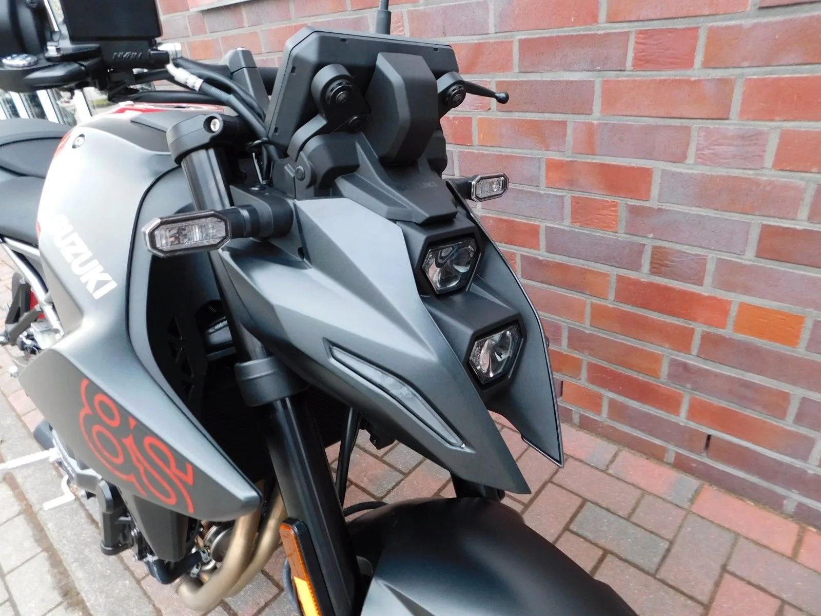 Suzuki GSX-8S