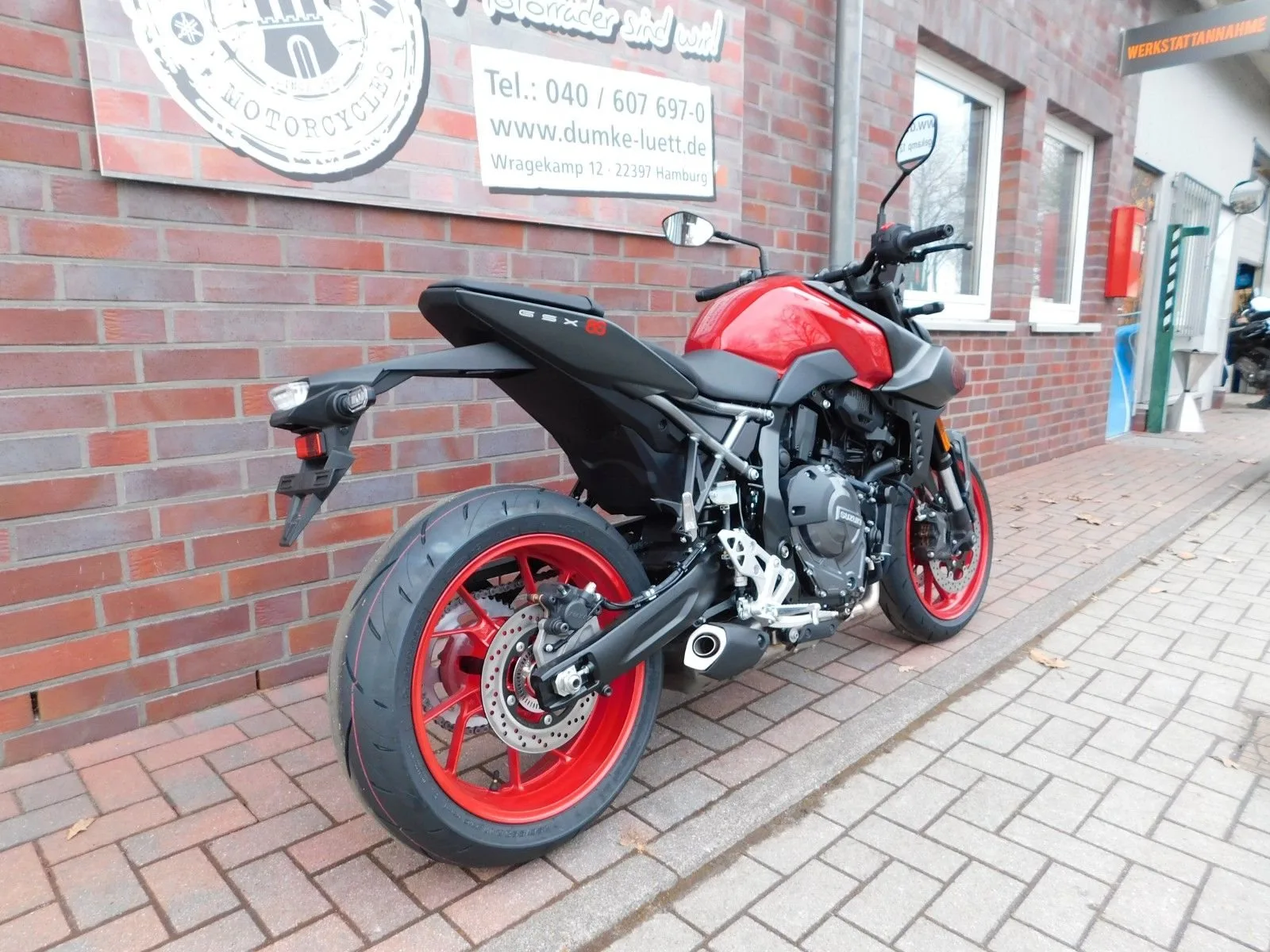 Suzuki GSX-8S
