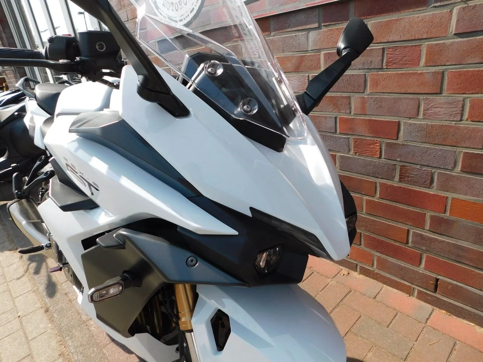 Suzuki GSX-S1000GT