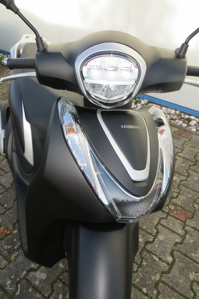Honda SH Mode 125 Neu - Am Lager - Finanzierung ab 49,- € mtl.\*
